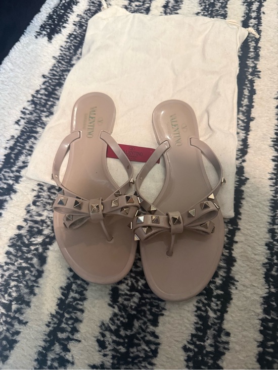 Valentino Shoes - Valentino Rockstud Bow Jelly Thong Sandals in nude